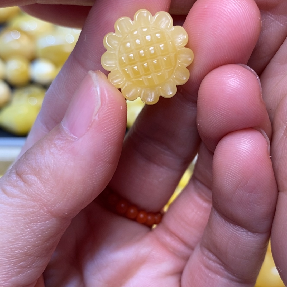 裸石琥珀未镶嵌原矿蜜蜡配饰