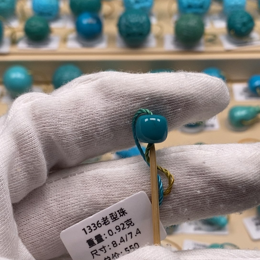 绿松石未镶嵌精品原矿高瓷绿松石