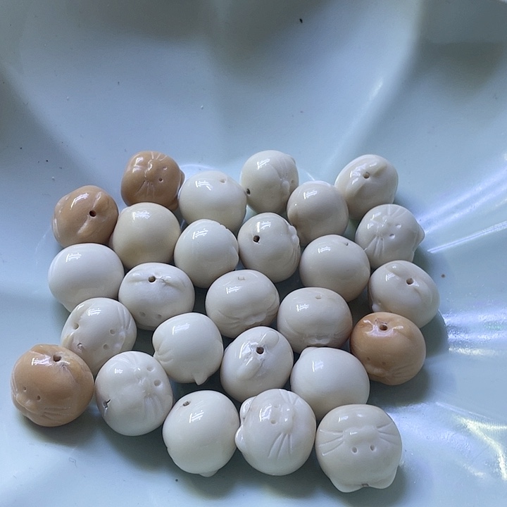 白玉菩提吊坠微瑕象牙果猫咪二个