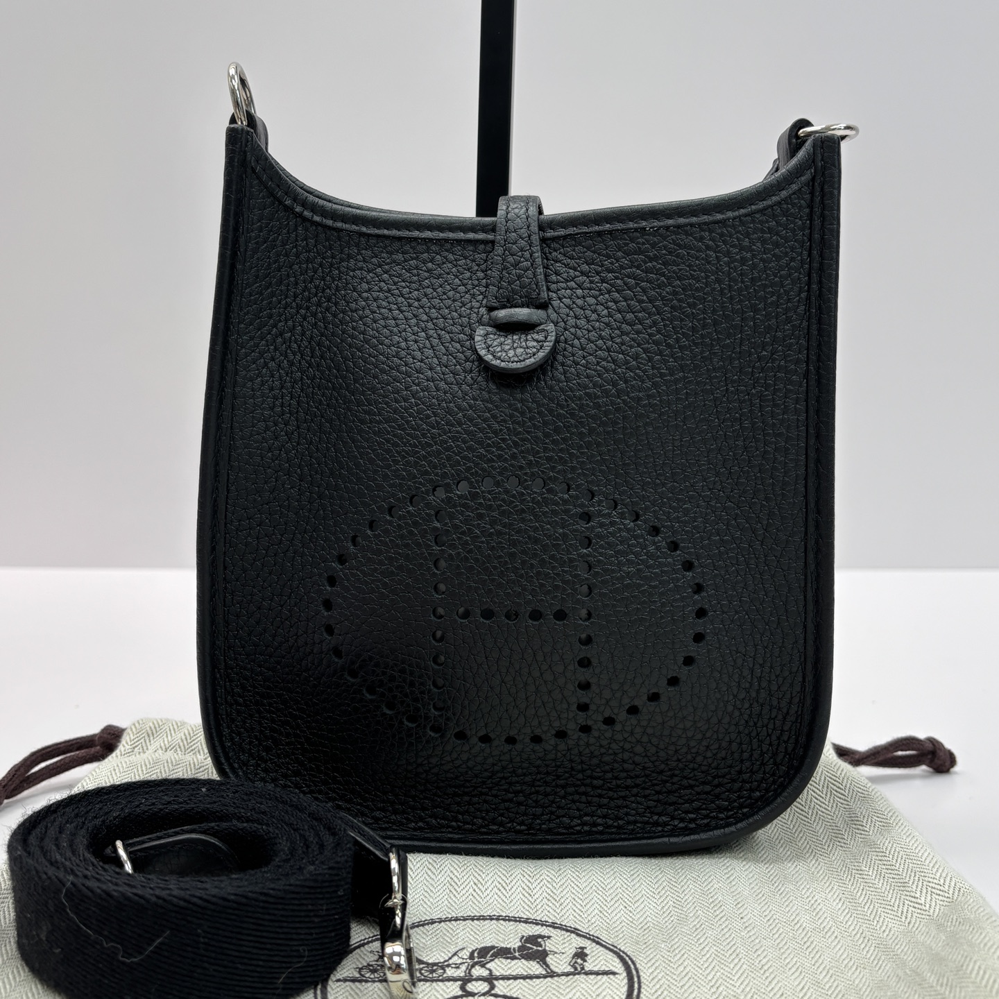 95新 Hermes/爱马仕 黑银 mini伊芙琳单肩斜挎包 03104