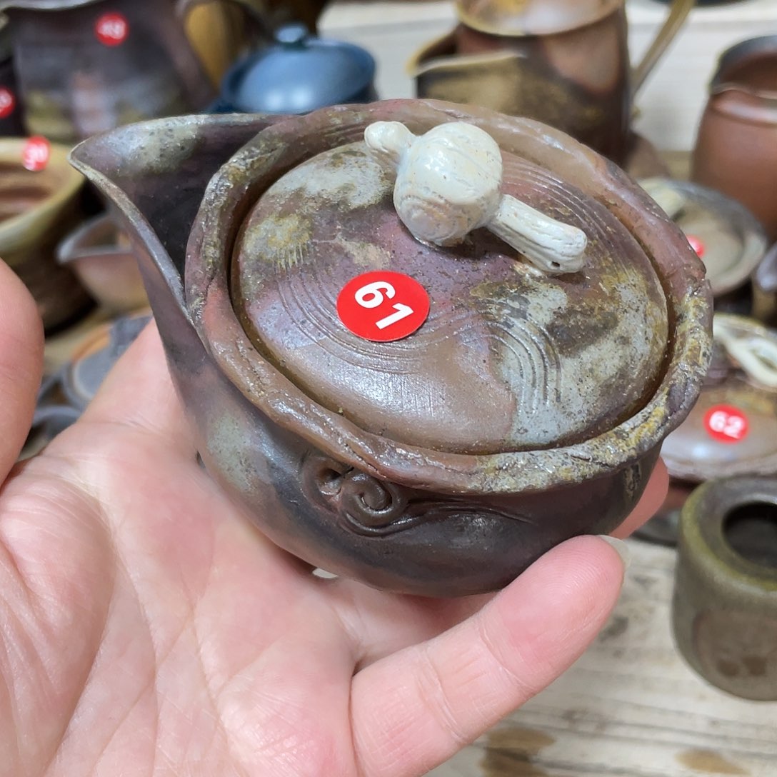 宽山备前手捏茶杯