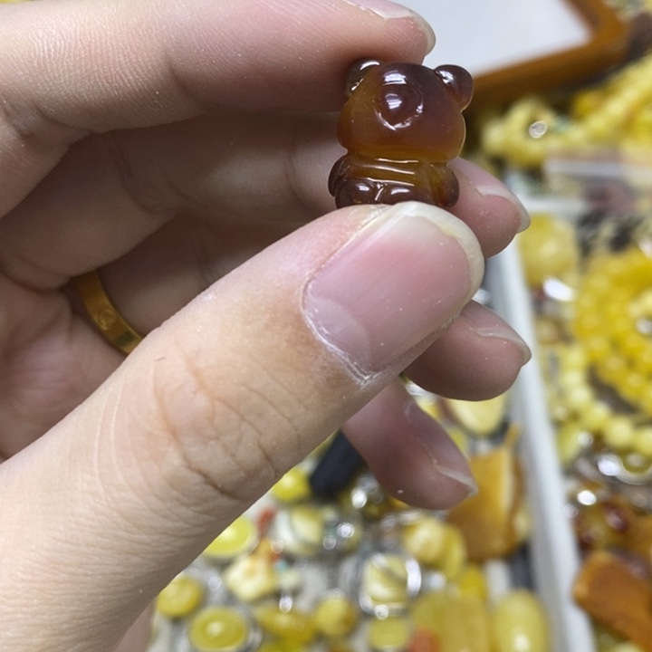 蜜蜡未镶嵌裸石吊坠