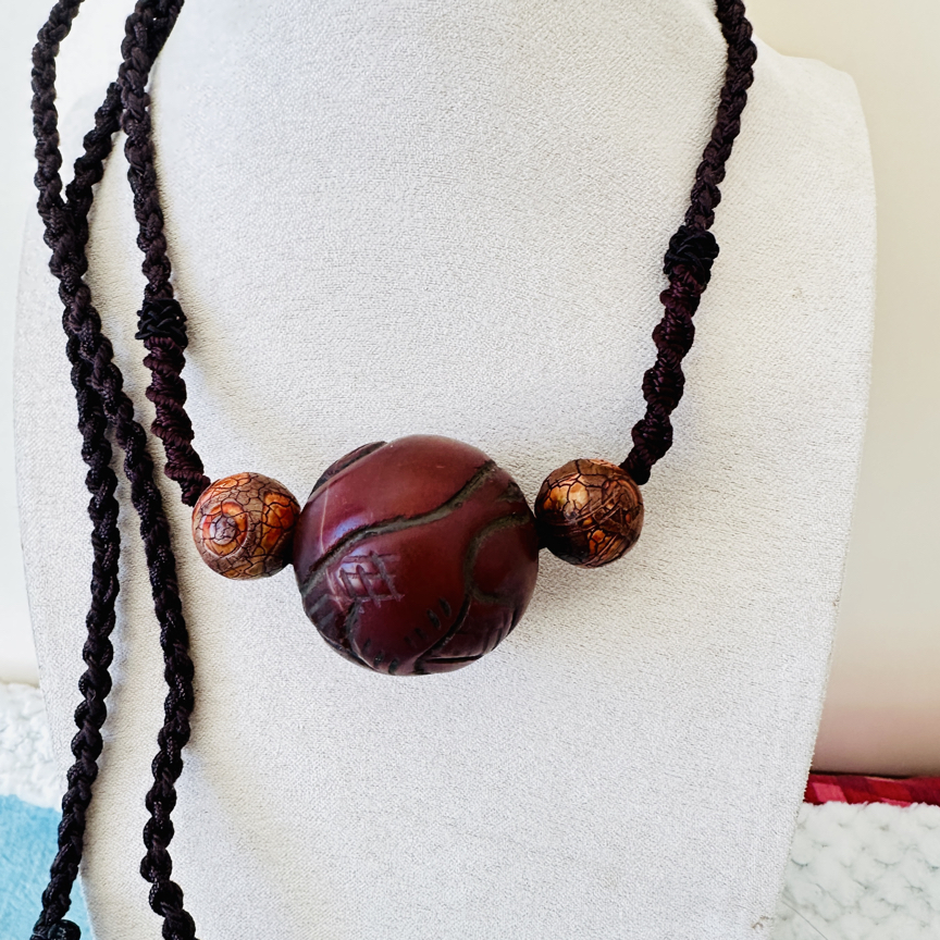 玛瑙材质的老料红球珠长3厘米左右