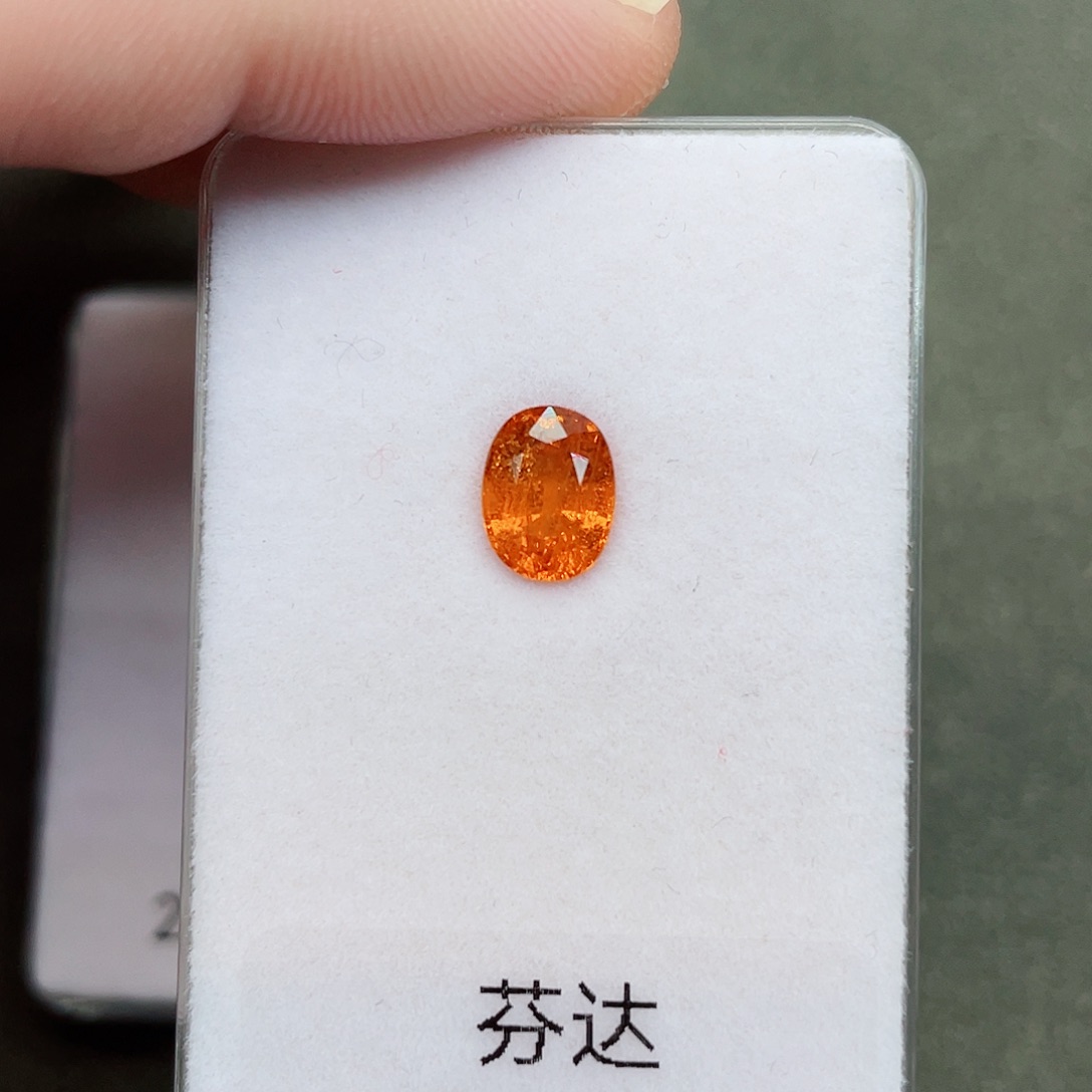 石榴石（芬达石）裸石未镶嵌k*m2.5克拉