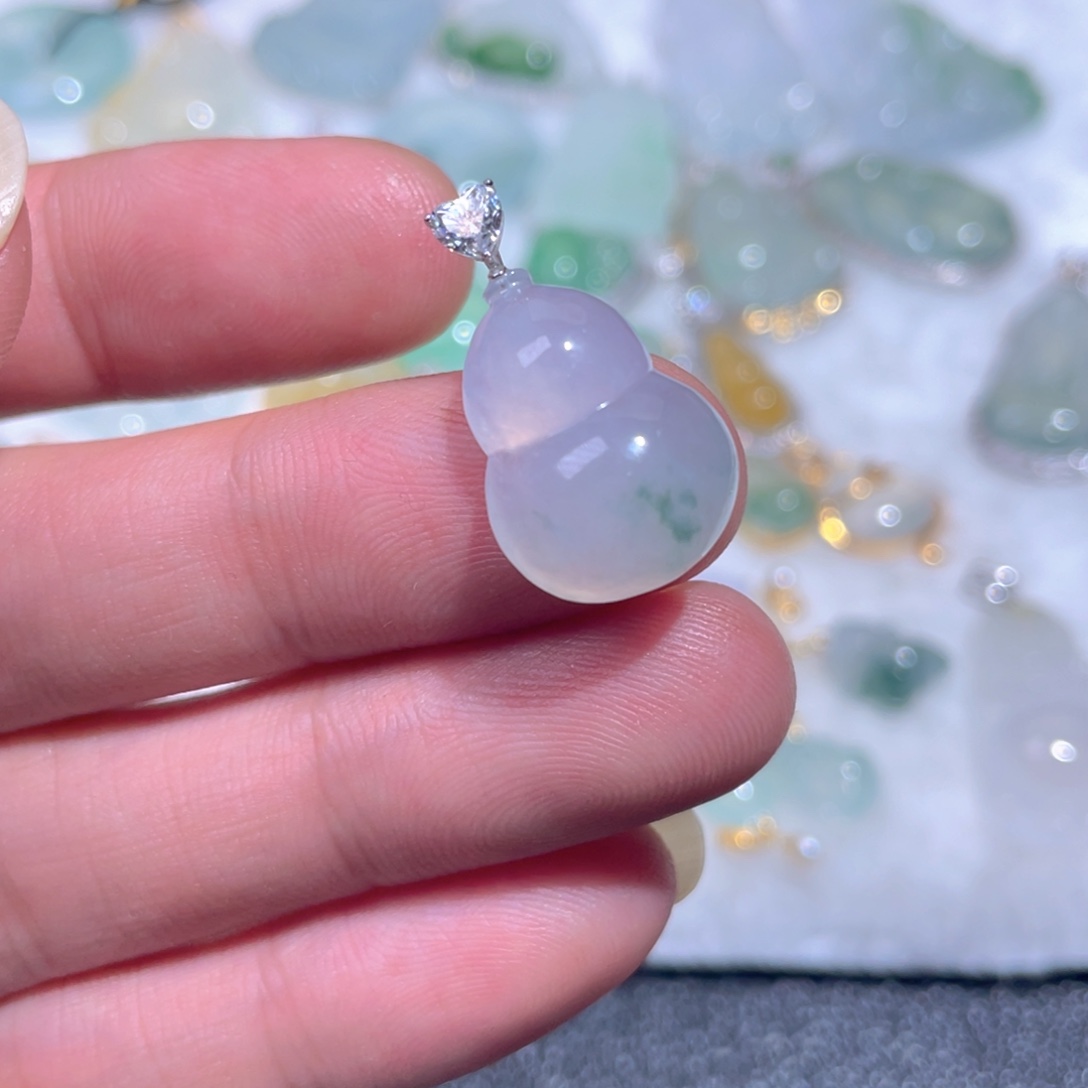 翡翠18K金镶嵌颈饰翡翠