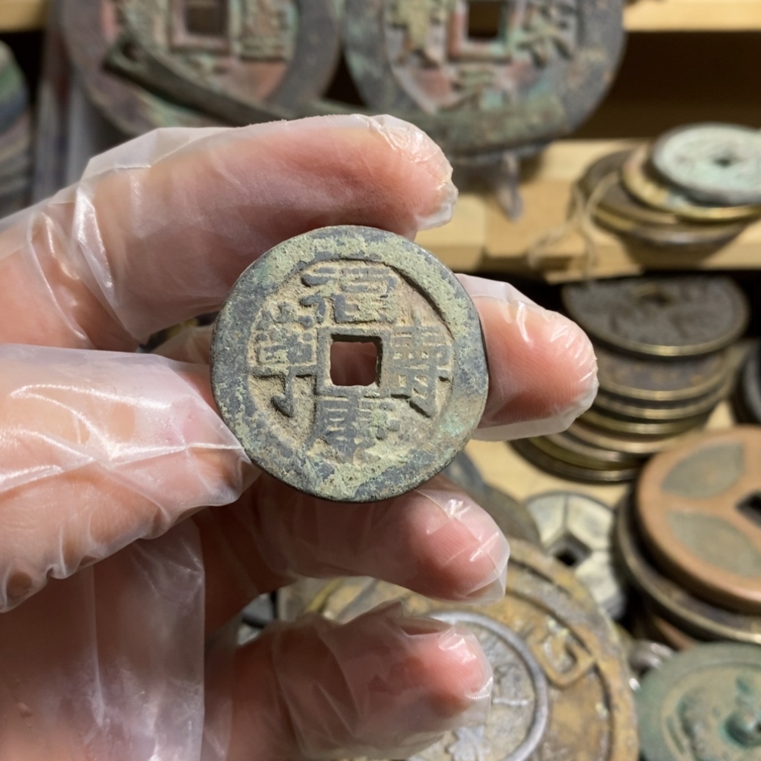 铜现代工艺品学习币