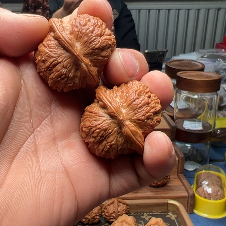 把件文玩核桃血麒麟狮子头