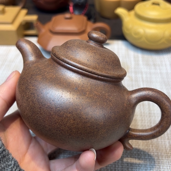 茶壶紫砂莲子，容量200毫升，段泥柴烧，微瑕