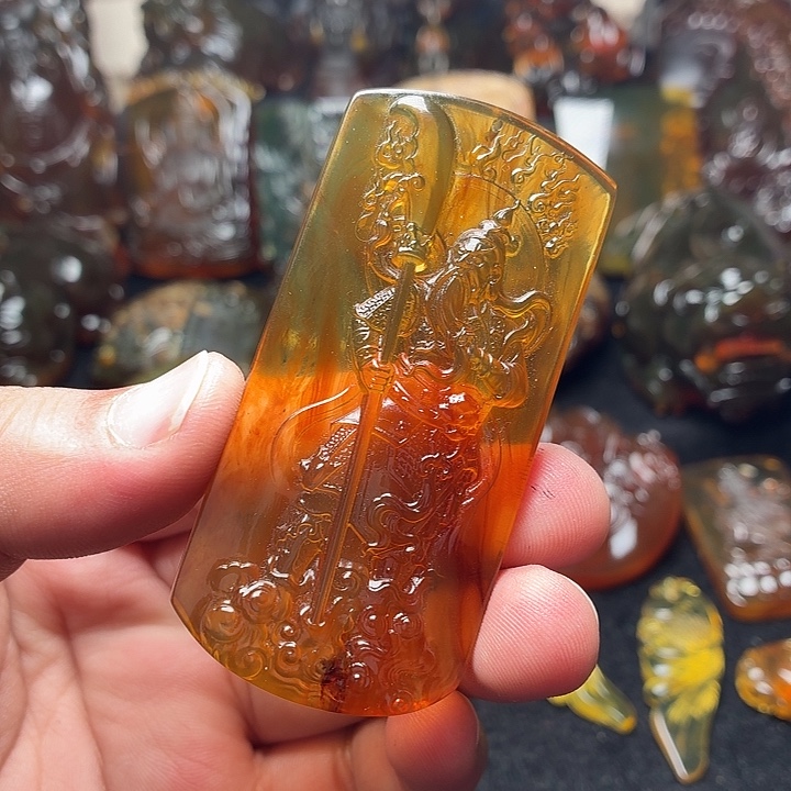琥珀未镶嵌颈饰74