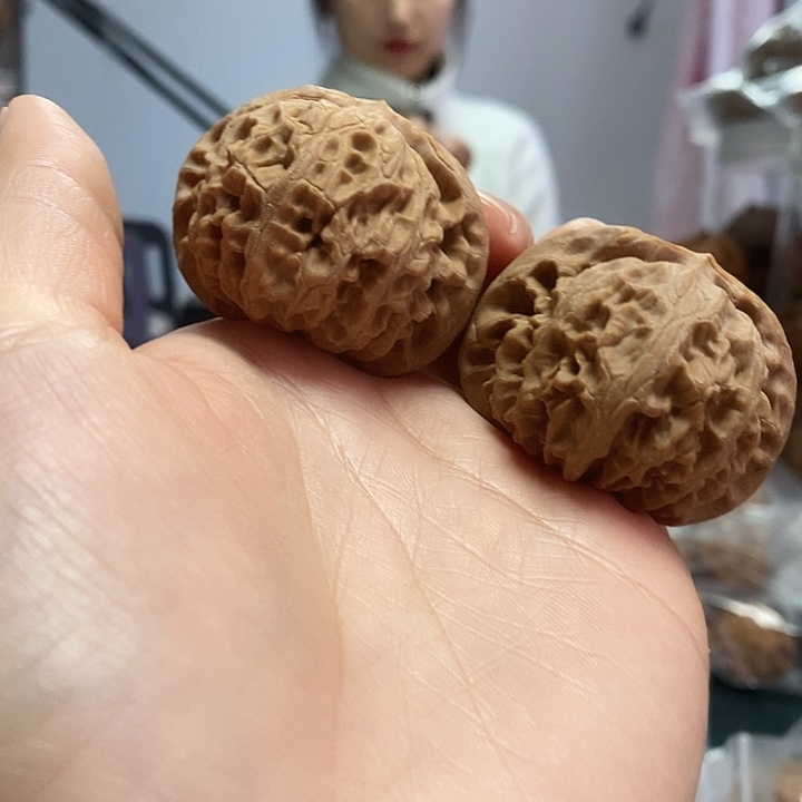 文玩核桃把件43.5红皮宫灯