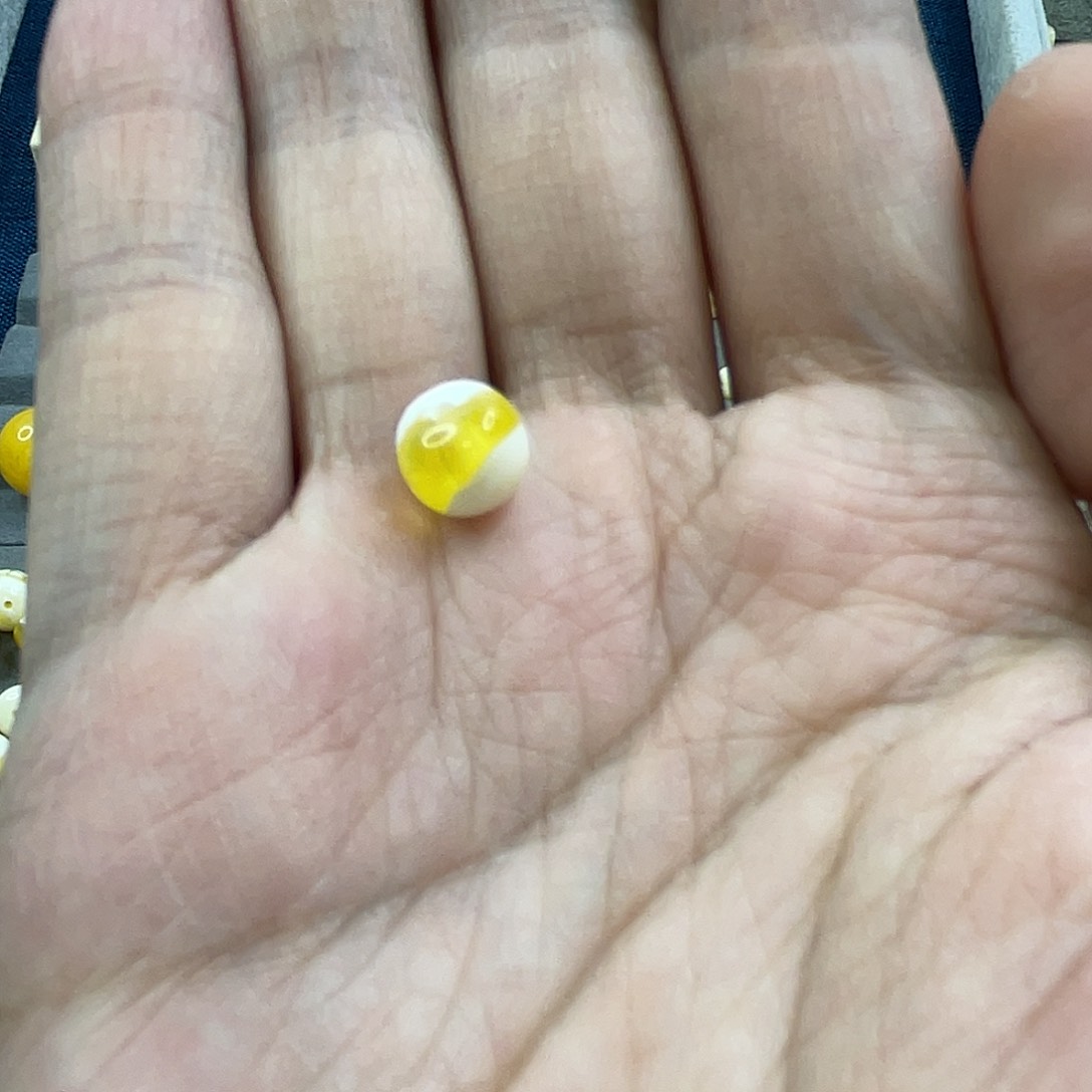 琥珀裸石未镶嵌金*咕金白溶洞