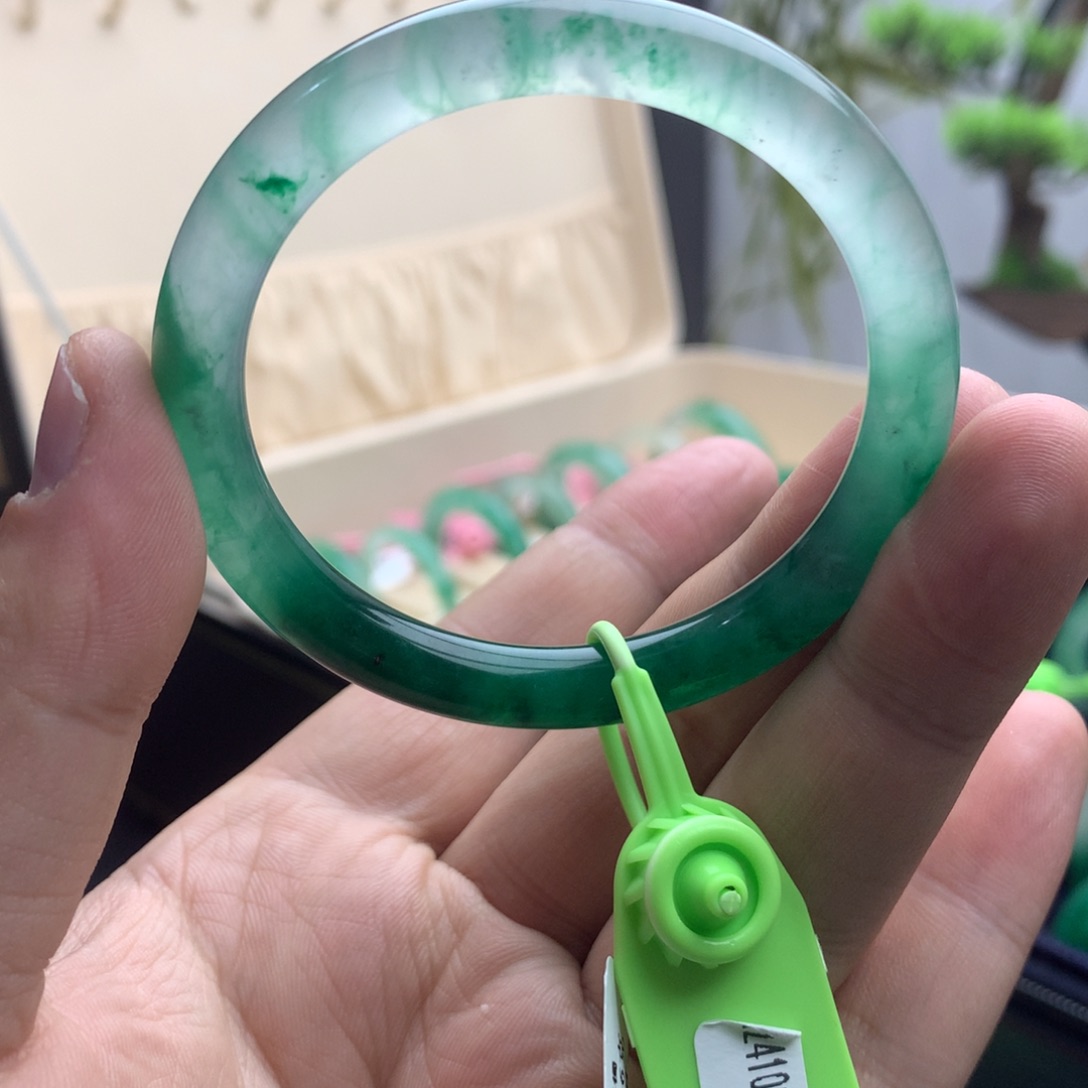 石英质玉手镯未镶嵌晴***了非洲翠手镯