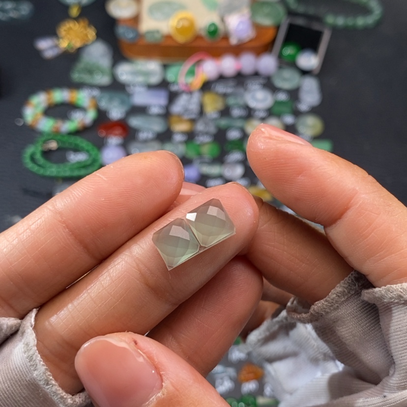 【闪购商品】翡翠挂件未镶嵌切割