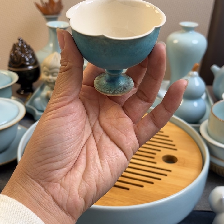 日***峰茶宠仿古家具及现代艺术作品欣赏和展示