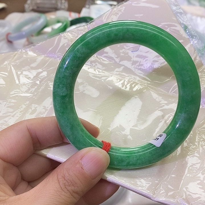 萨***娜专拍链接，拍哪发哪个