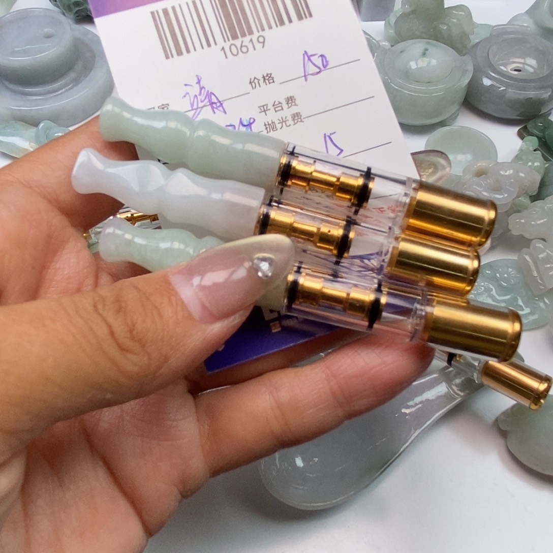 靖***翠翡翠未镶嵌颈饰翡翠
