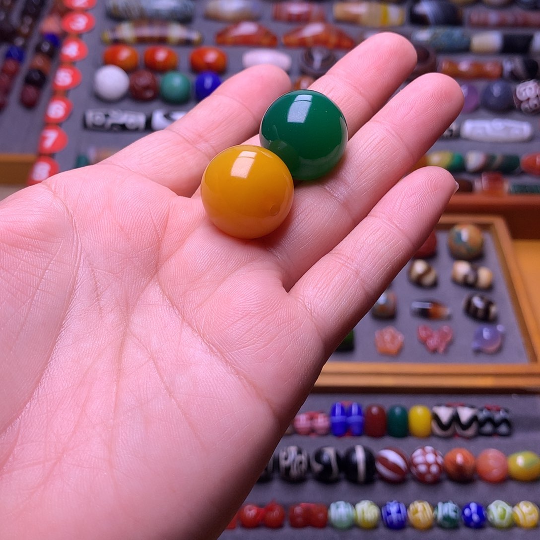 红***一玛瑙/玉髓未镶嵌颈饰