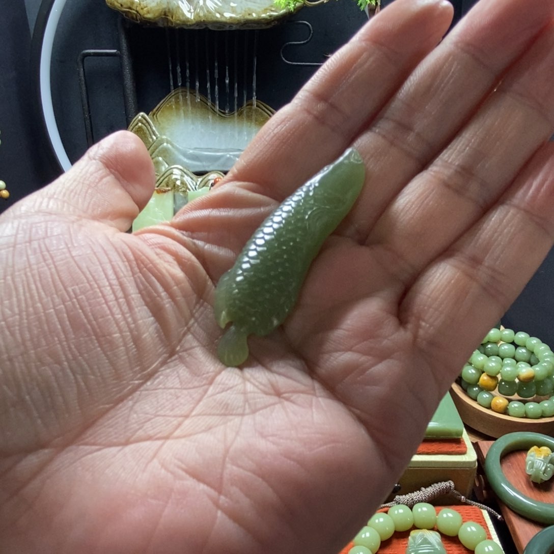 岫岩老玉（透闪石质玉）吊坠未镶嵌