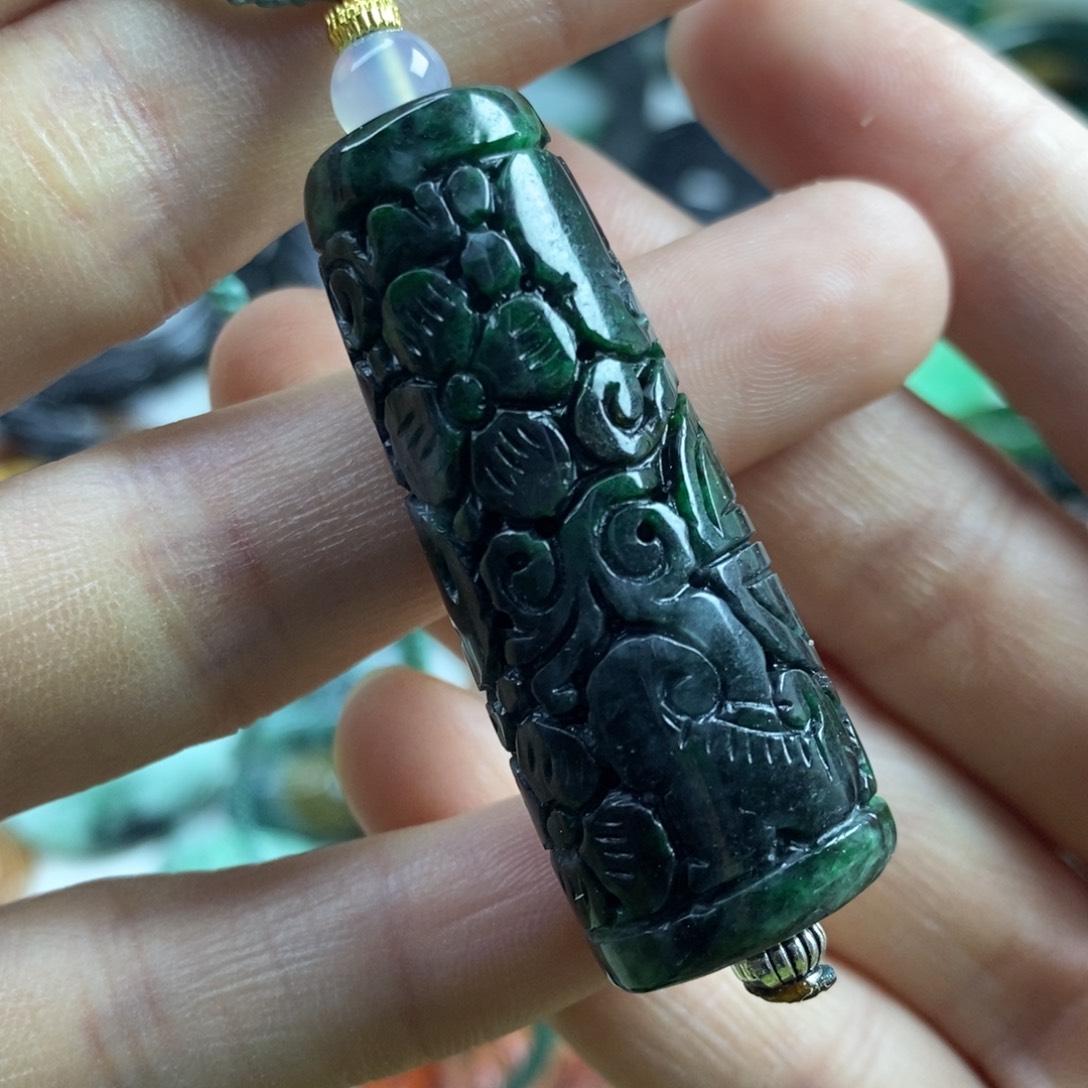 翡翠颈饰未镶嵌吊坠