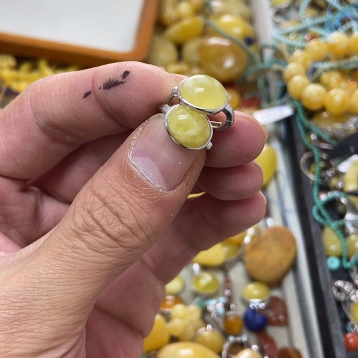 银S925镶嵌蜜蜡裸石耳扣