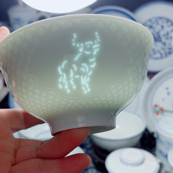 青花玲珑5寸饭碗三星。牛