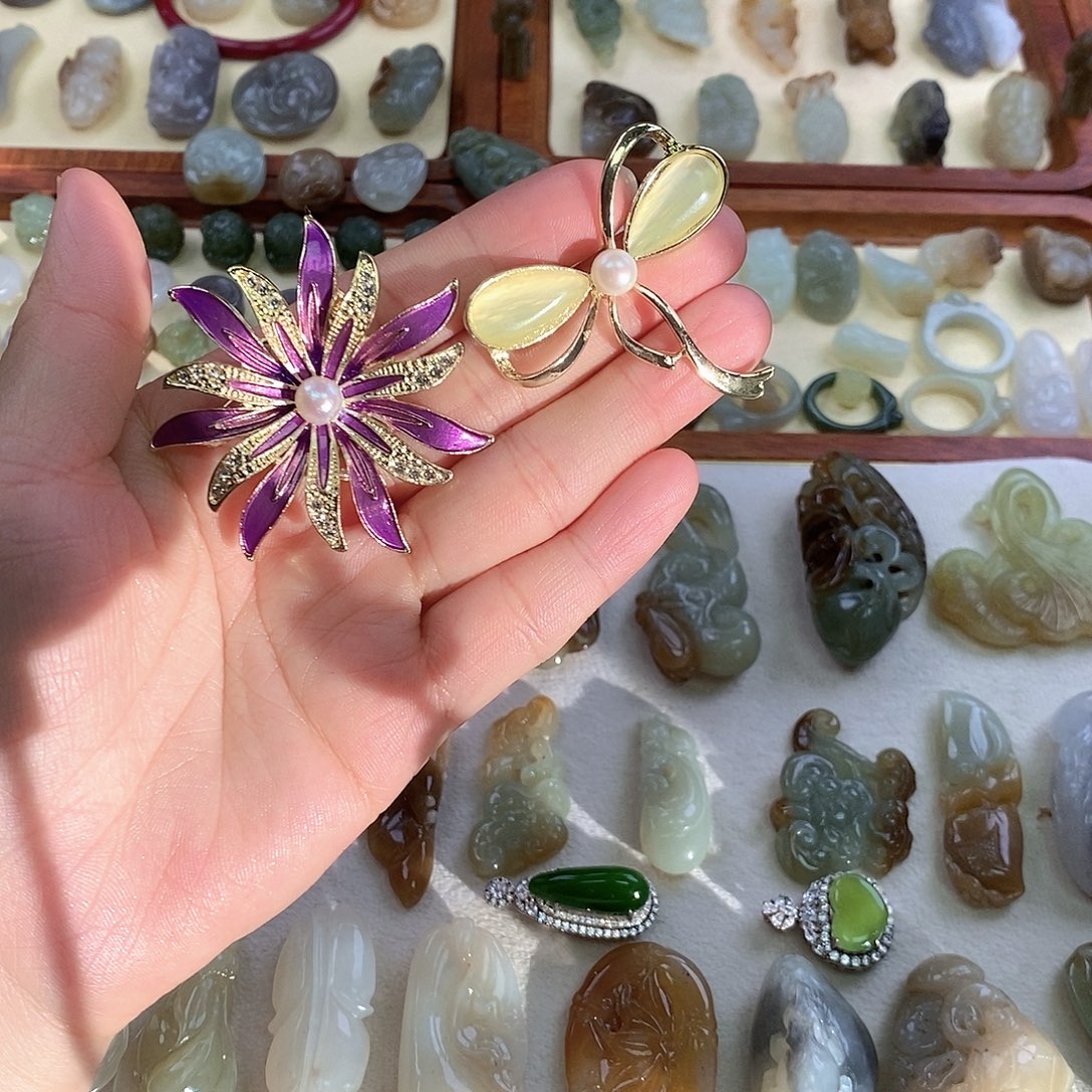 胸饰合金淡水珍珠