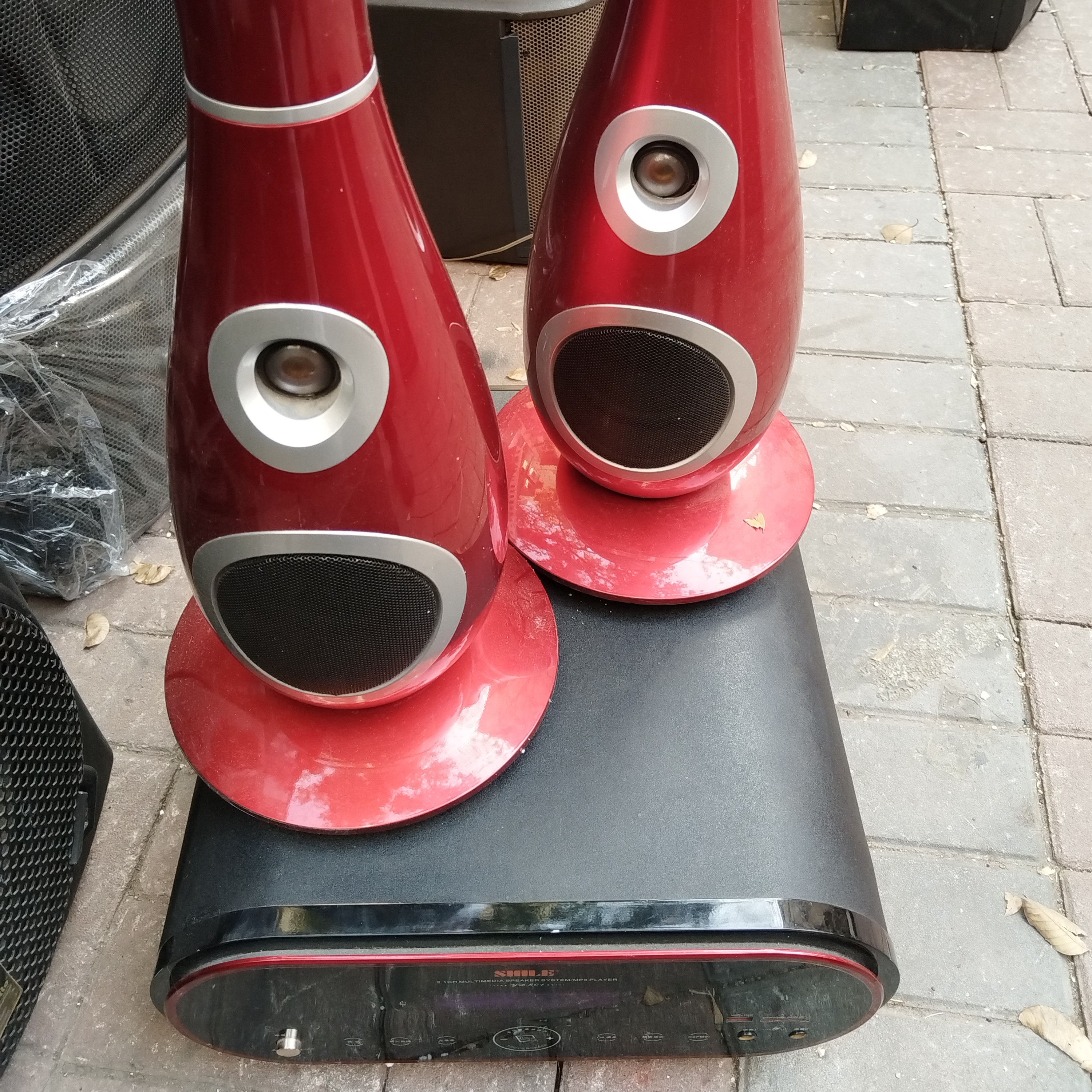 9新  影院一套，成色如图，不包邮，不支持七天无理由退货