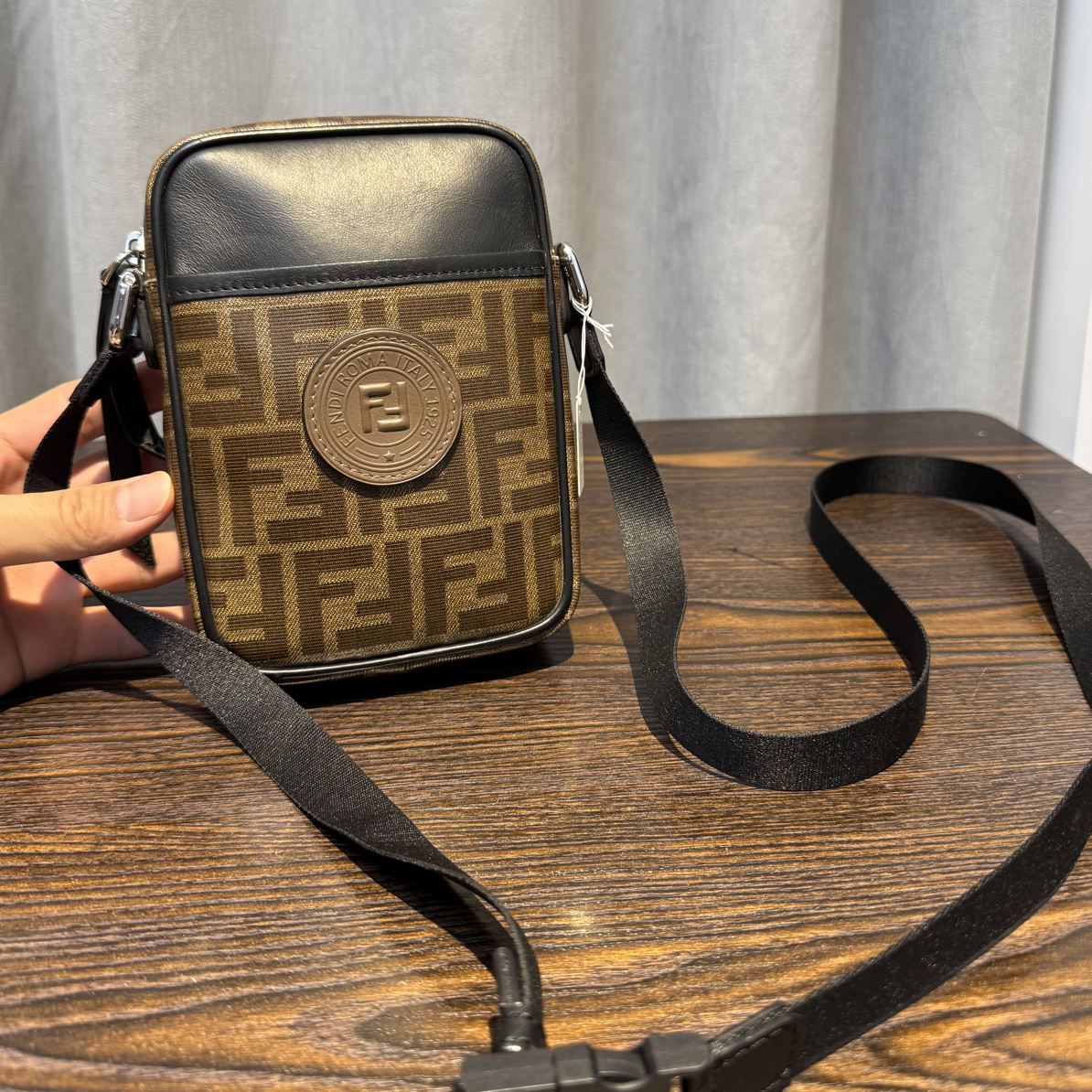 99新 FENDI/芬迪 芬迪经典老花相机包