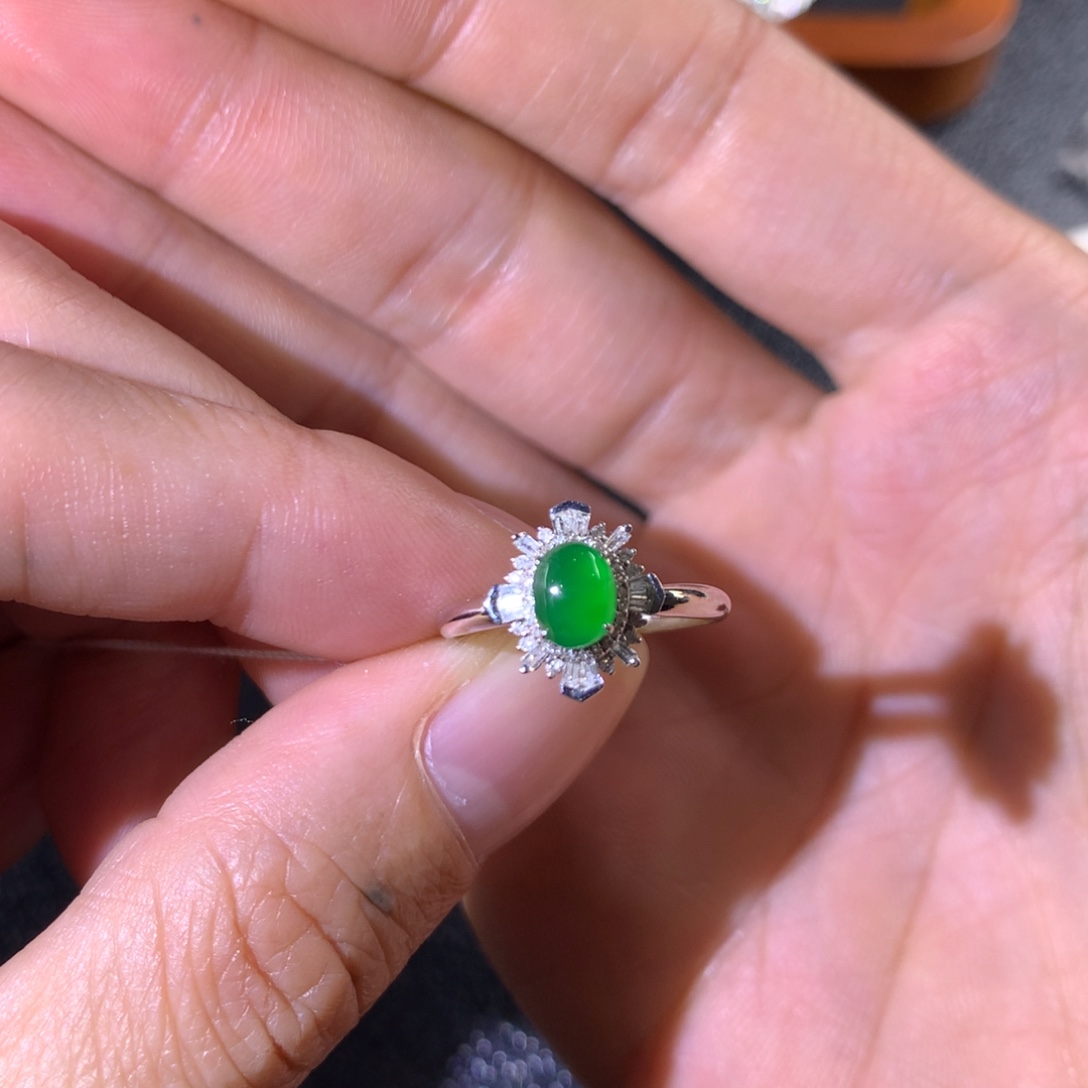 翡翠18K金镶嵌戒指翡翠