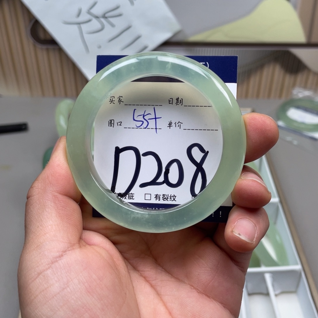 岫玉手镯手镯未镶嵌