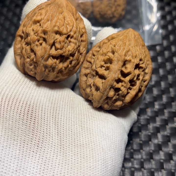 把件文玩核桃大沽石