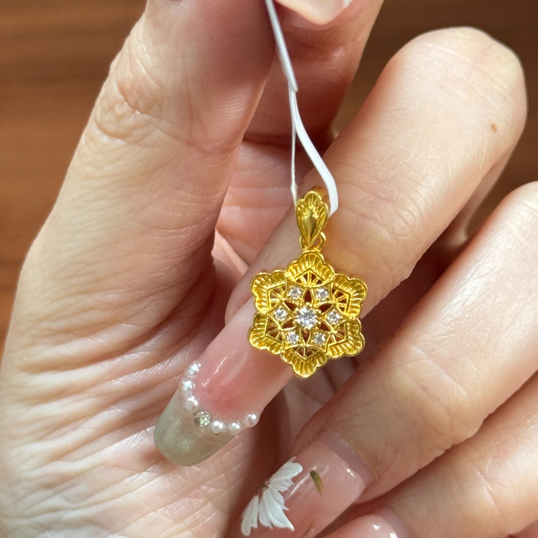 新年-Y/Z【六芒星点钻吊坠】--足金999精工5G(附加138/0)