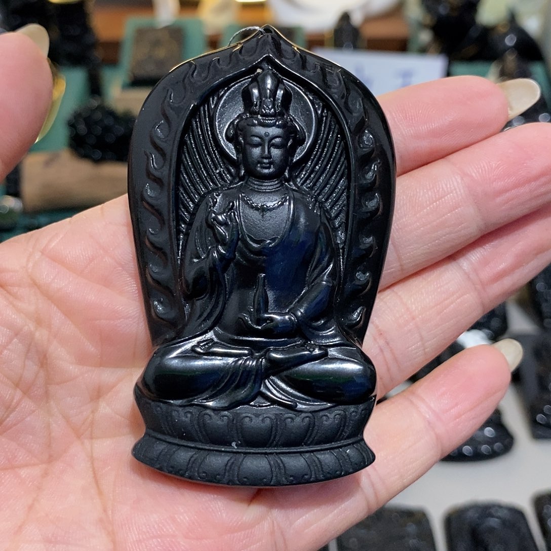 胡***4未镶嵌蛇纹石玉颈饰