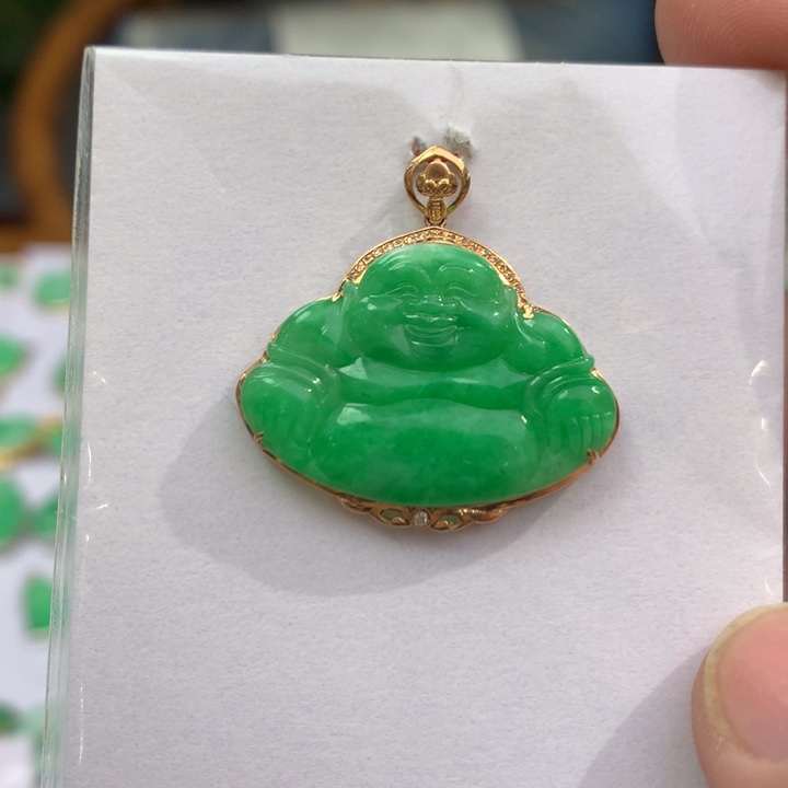 翡翠颈饰18K金镶嵌翡翠