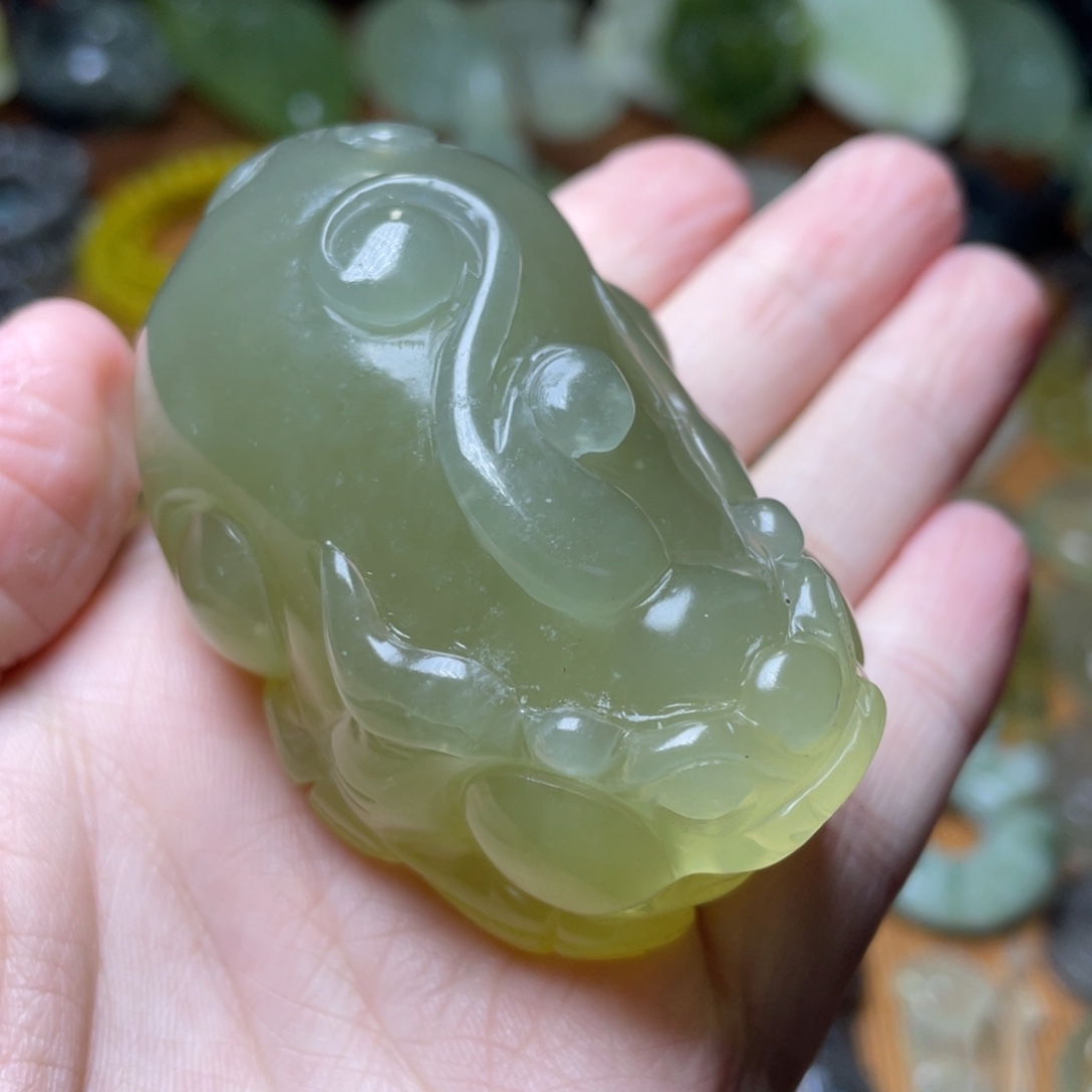 未镶嵌蛇纹石玉手把件