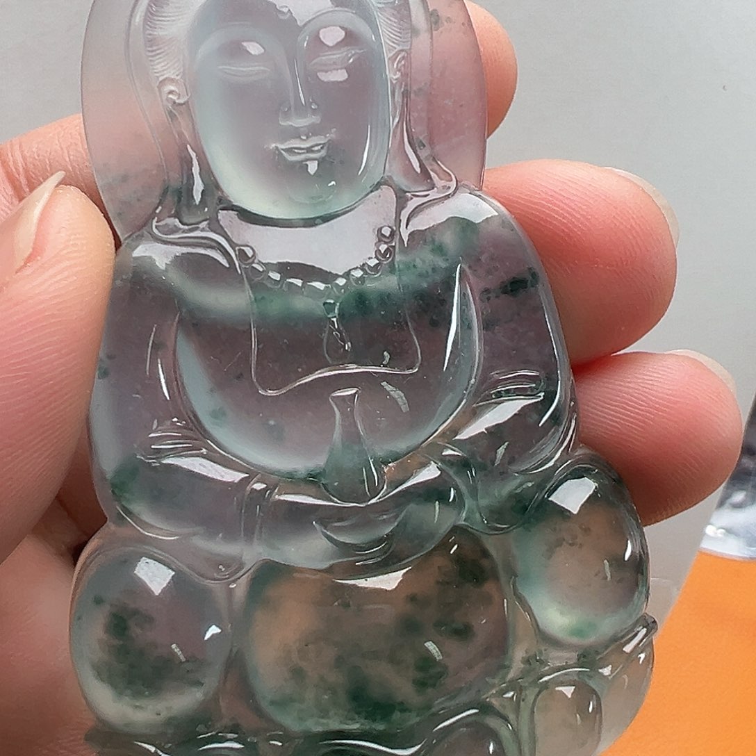 翡翠颈饰未镶嵌高冰飘蓝花观音