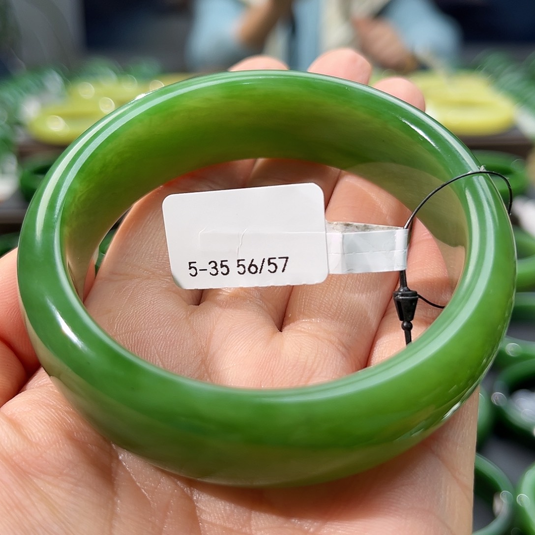 和田玉（碧玉）手镯未镶嵌