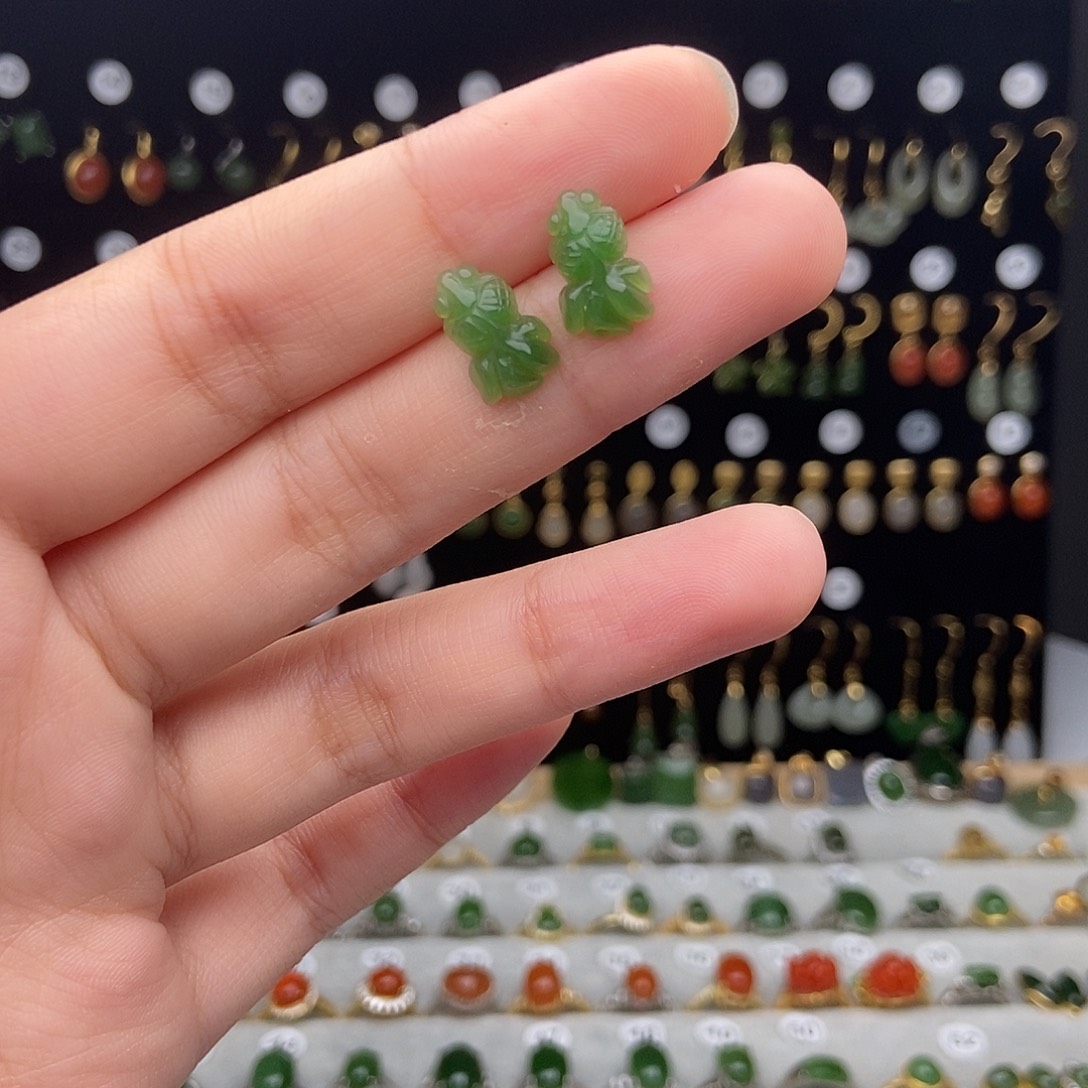 银S925镀金镶嵌和田玉耳饰