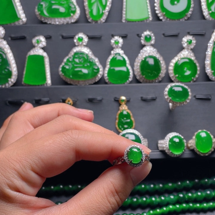 翡翠戒指未镶嵌翡翠戒指