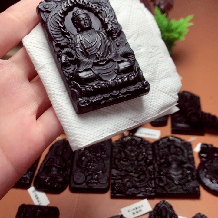 以**贵天然缅甸a货钢琴黑挂件