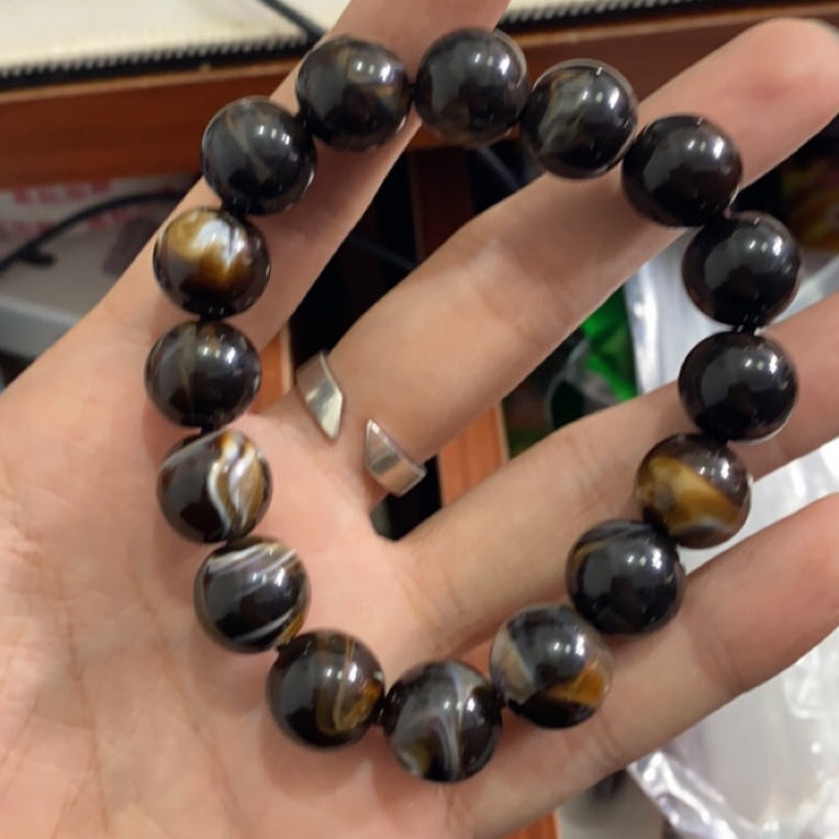  821  卡14白纹手串