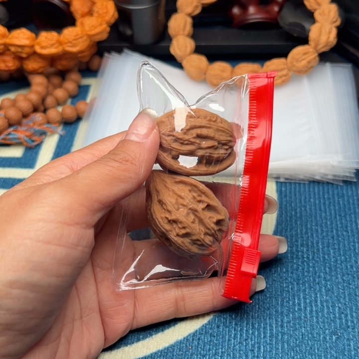 桃核吊坠文玩核桃瓷瓶鸭嘴