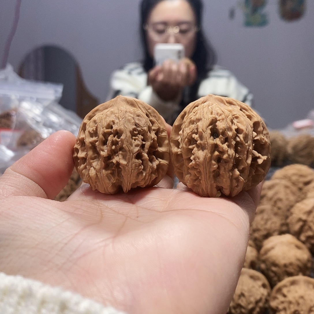 吊坠桃核梨木台37