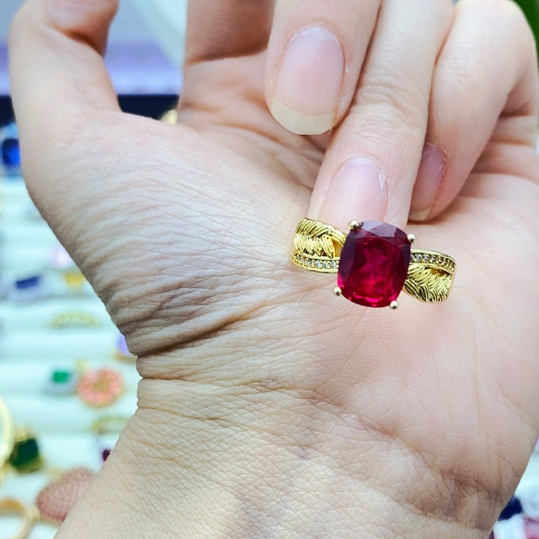 未镶嵌戒指红宝石