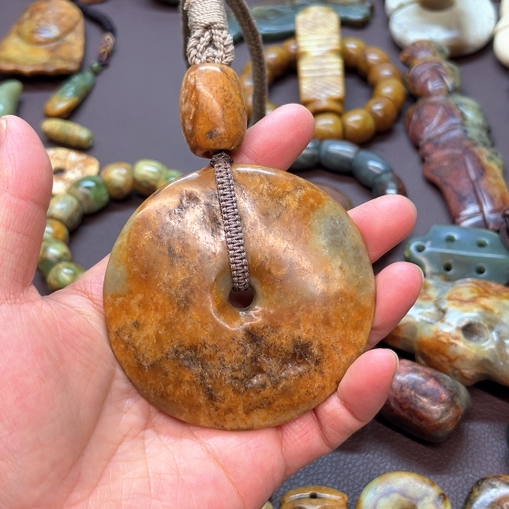 岫岩河磨玉（透闪石质玉）挂件未镶嵌魏*