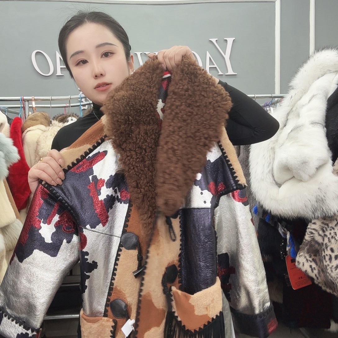 姚小妖家高端皮草