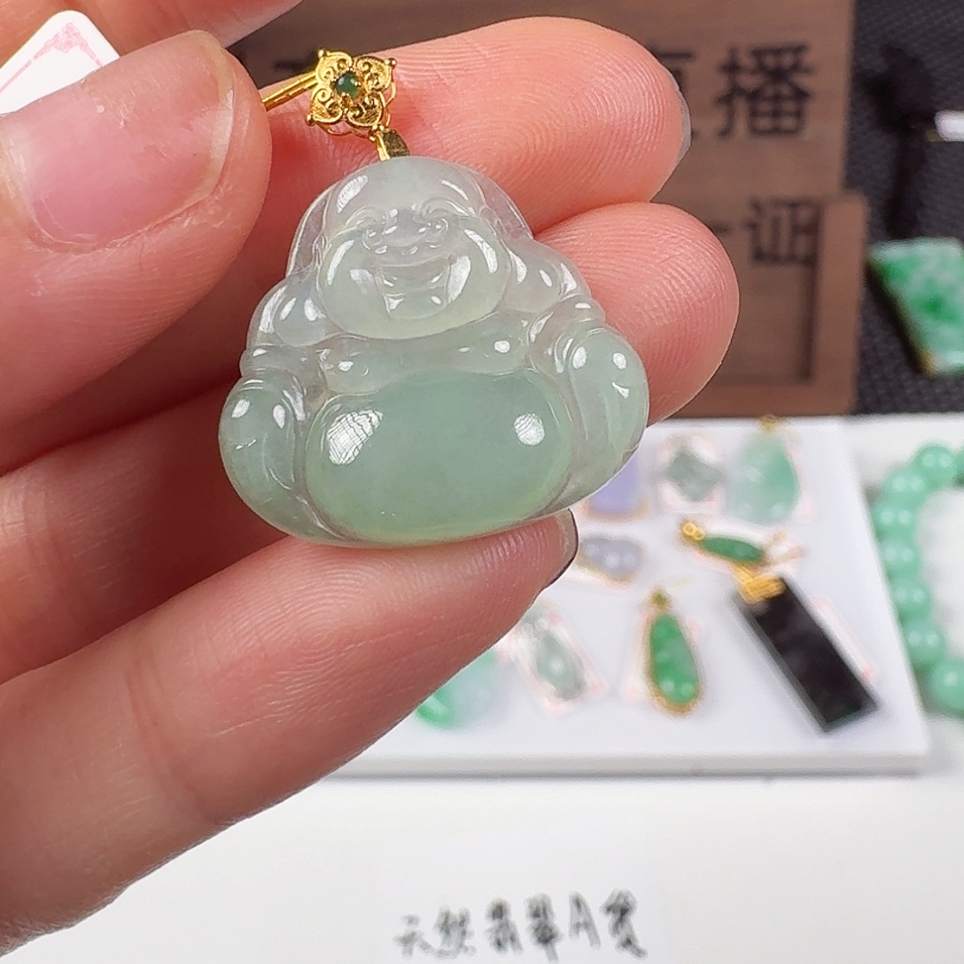 翡翠18K金镶嵌颈饰