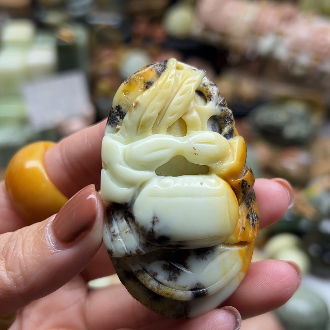 岫玉未镶嵌颈饰原皮水草螃蟹