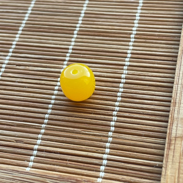 黄色玛瑙老型珠尺寸约9.5mm*10.5mm手工DIY配珠