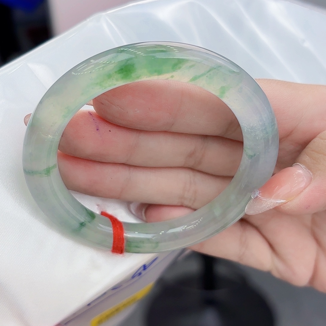 翡翠手镯未镶嵌R***e翡翠手镯